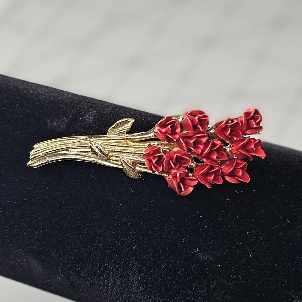 Dm97 Brand Gold Tone Red Roses Brooch